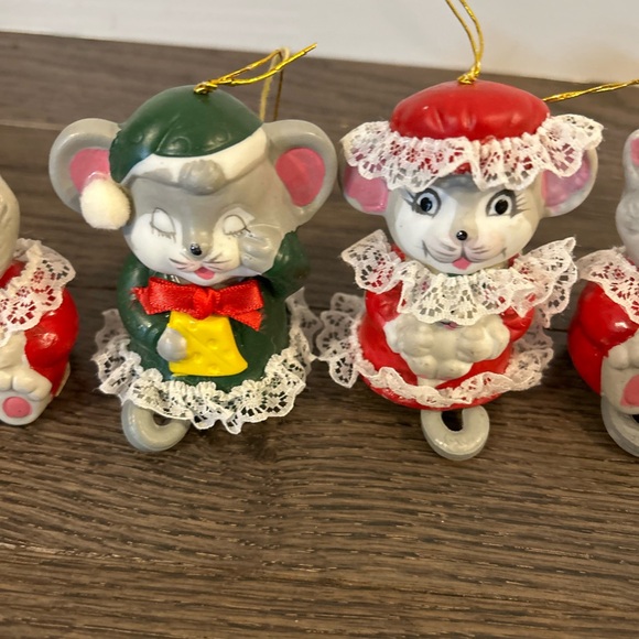 Vintage Giftco Tattle Tails Snow Bells Christmas Bell Ornament set of 4 - Picture 3 of 6